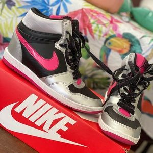 Women Nike force sky high